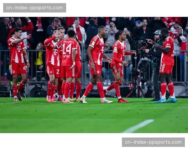 巴黎圣日耳曼vs拜仁慕尼黑：卫冕冠军迎战德甲霸主，半决赛首回合前瞻